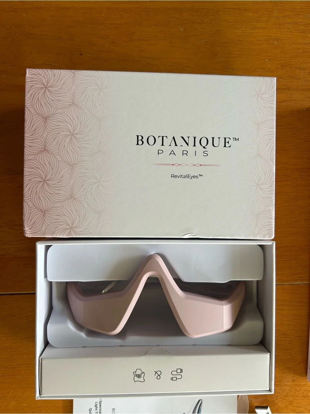 NEW! BOTANIQUE Paris RevitalEyes and Chin & Neck Light Therapy Set of 2